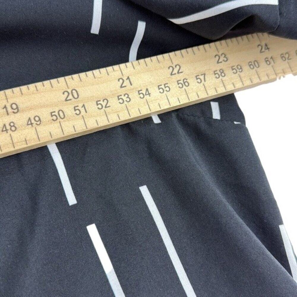 BloomChic Dress V Neck Black White Midi Women's Size 12 - Picture 5 of 5